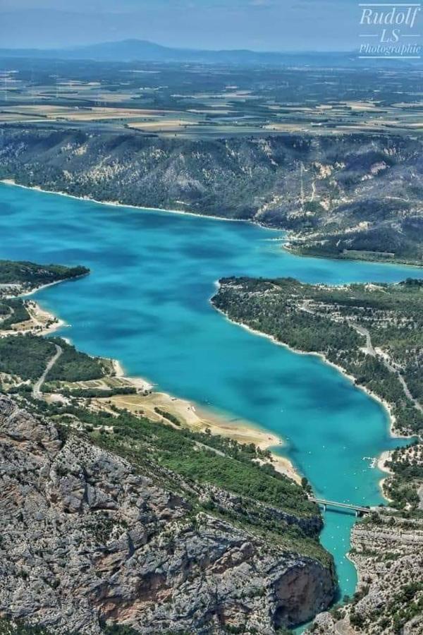 Le Refuge De Sissou Daire Pontevès Dış mekan fotoğraf