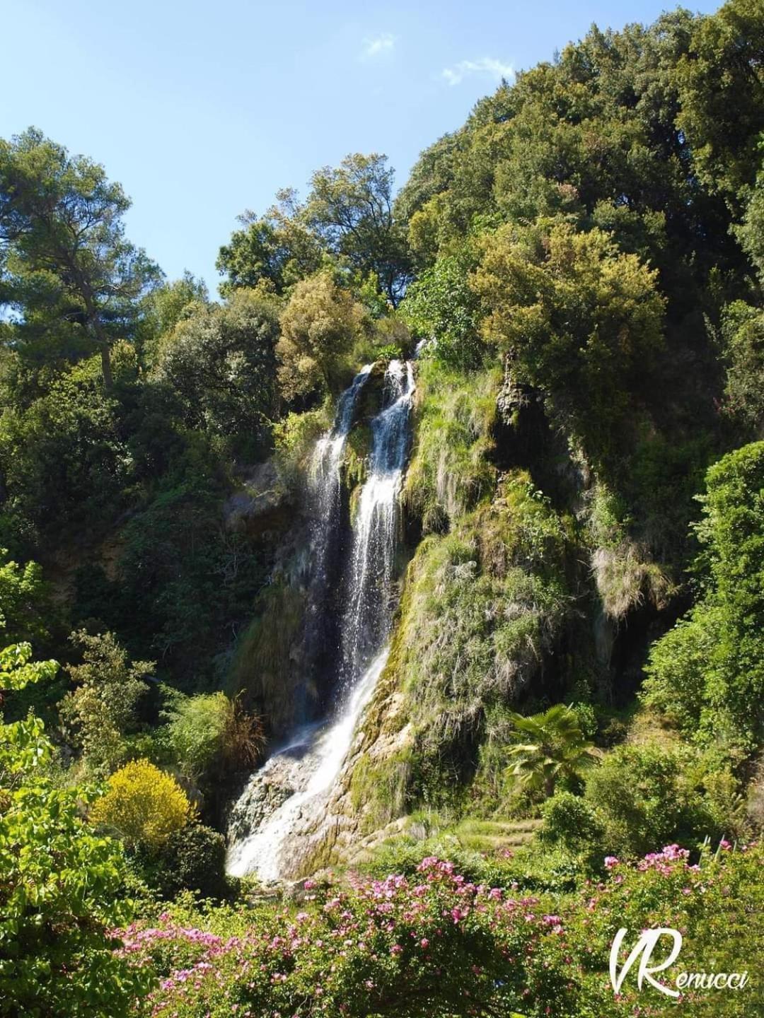 Le Refuge De Sissou Daire Pontevès Dış mekan fotoğraf